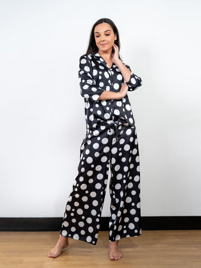 Isobelle - 3/4th SLV Classic LPJ Set in Black & White Polka 1