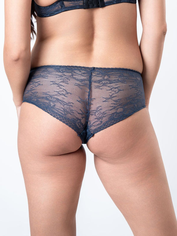 Lucy - Short All Lace in Outer Space 2